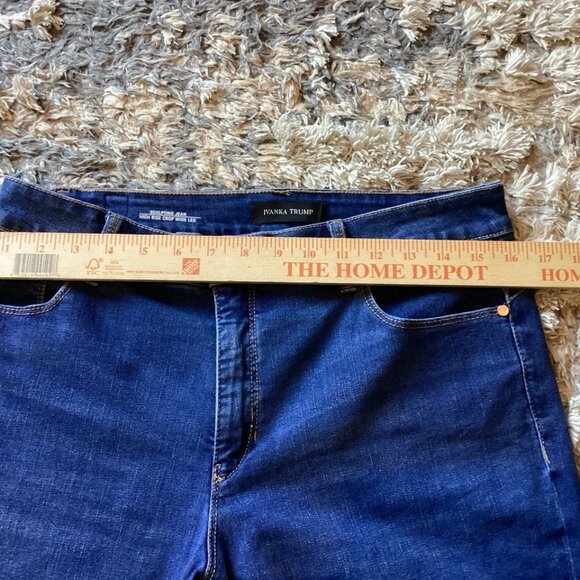 Ivanka Trump High Rise Crop Wide Leg Sculpting Jean Dark Wash Women’s Size 8 - Picture 4 of 8